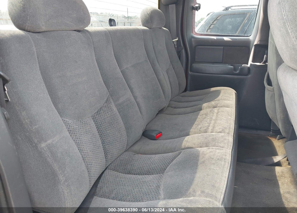 2004 CHEVROLET SILVERADO 1500 LS VIN: 2GCEC19V241148257