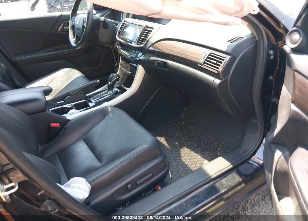 2017 HONDA ACCORD EX-L VIN: 1HGCR2F84HA285868