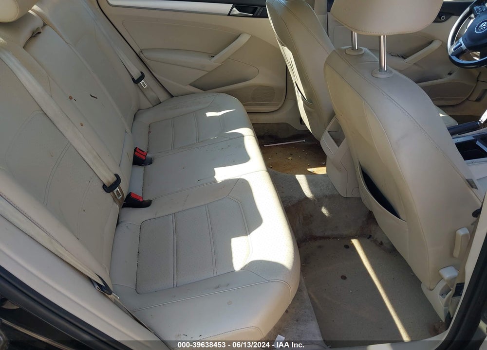 2012 VOLKSWAGEN PASSAT 2.5L SE VIN: 1VWBP7A30CC068921