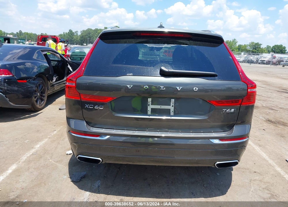 2018 VOLVO XC60 T6 INSCRIPTION VIN: LYVA22RL5JB122347