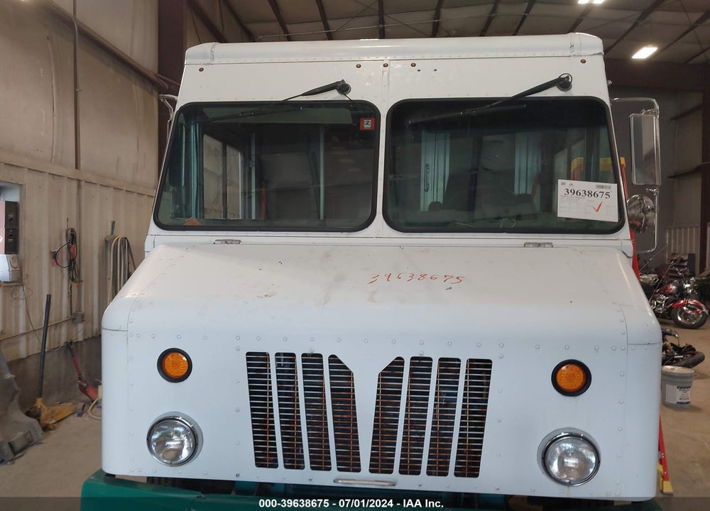 2014 FREIGHTLINER CHASSIS M LINE WALK-IN VAN VIN: 4UZAC2DV5ECFV1994