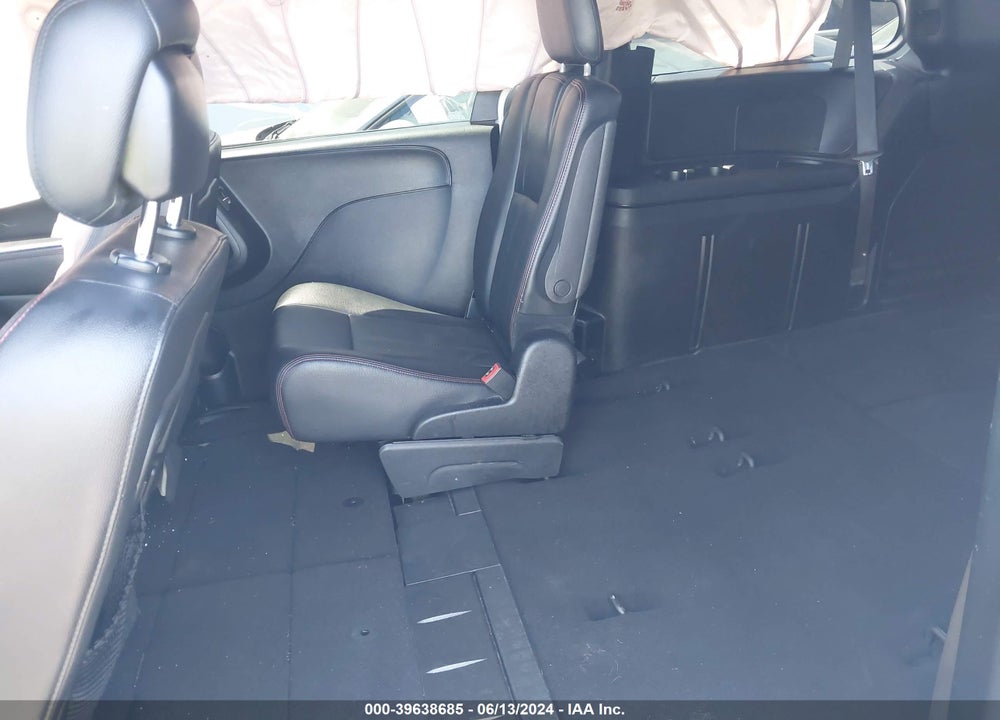 2016 DODGE GRAND CARAVAN VIN: 2C4RDGEG2GR329292