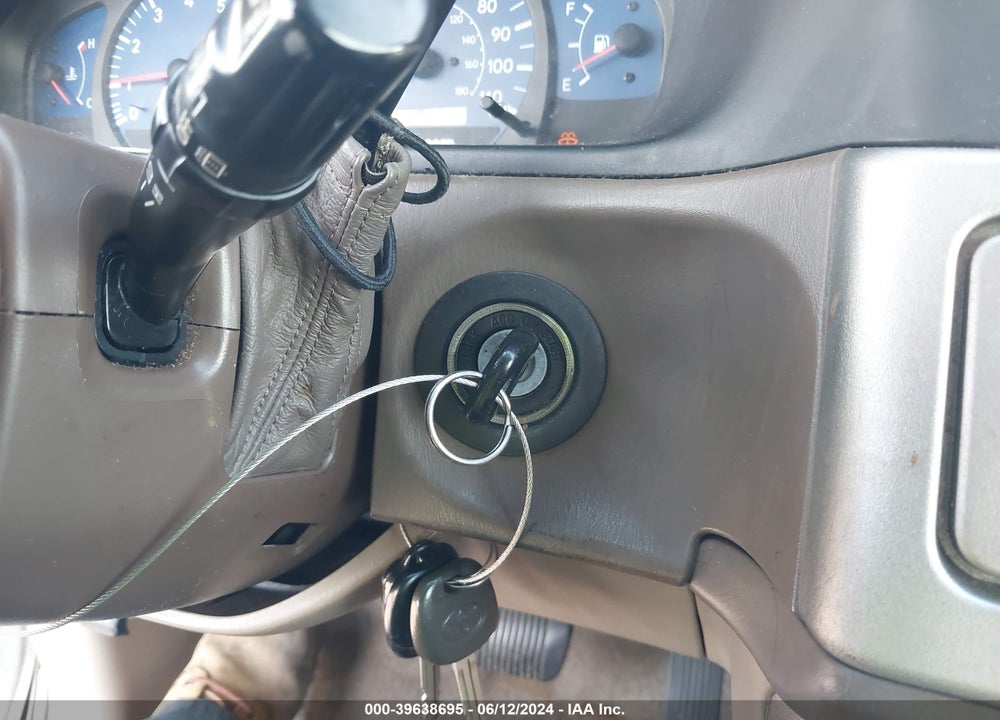 2001 TOYOTA SIENNA XLE VIN: 4T3ZF13C21U392915