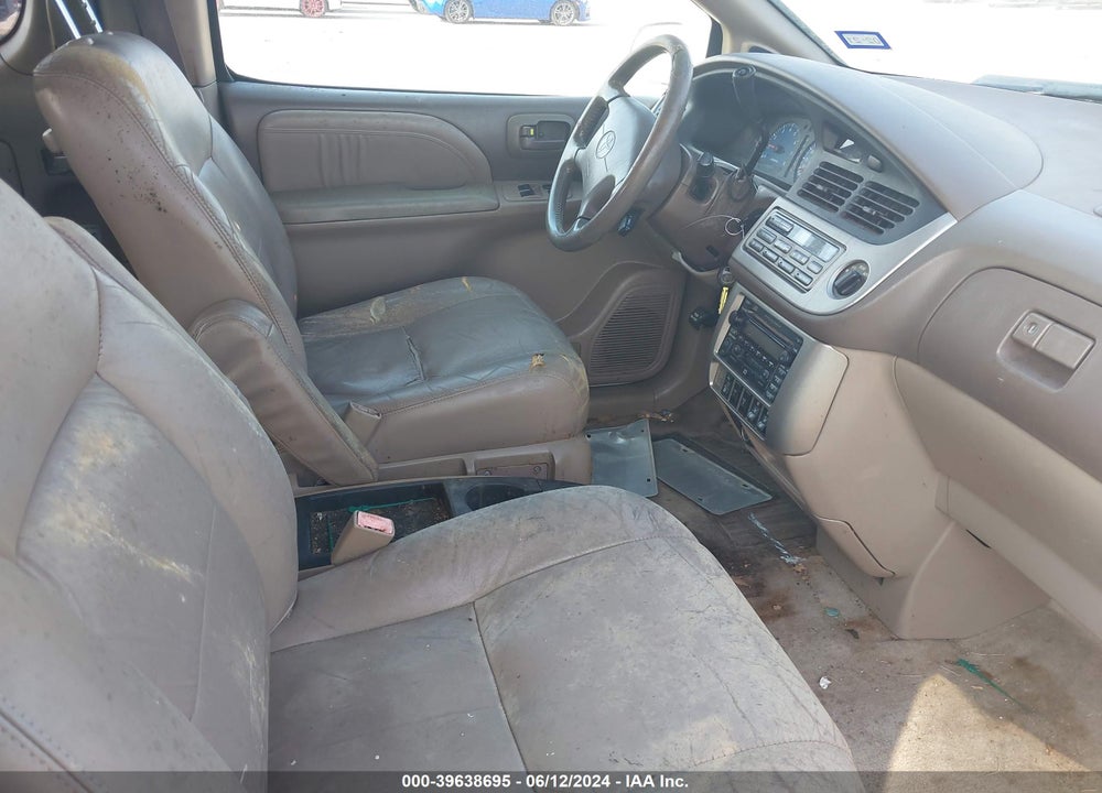 2001 TOYOTA SIENNA XLE VIN: 4T3ZF13C21U392915