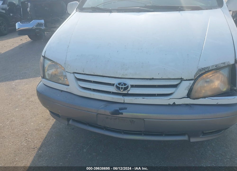 2001 TOYOTA SIENNA XLE VIN: 4T3ZF13C21U392915