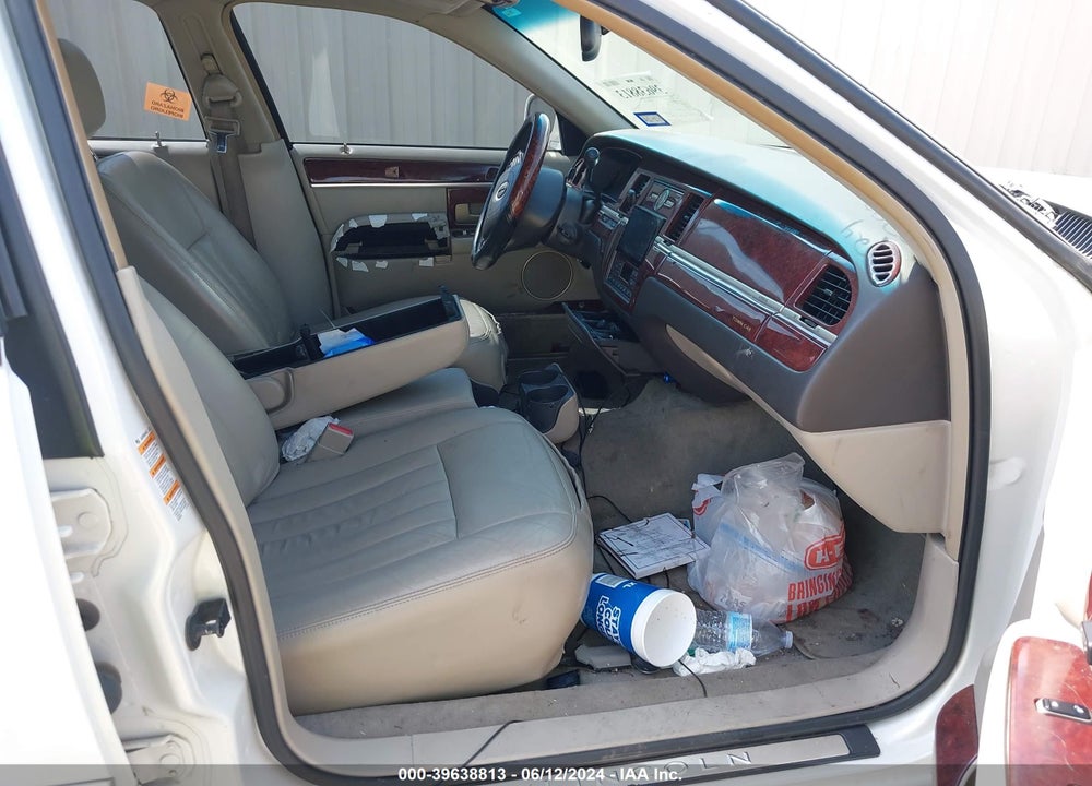 2003 LINCOLN TOWN CAR EXECUTIVE VIN: 1LNHM81W63Y643107