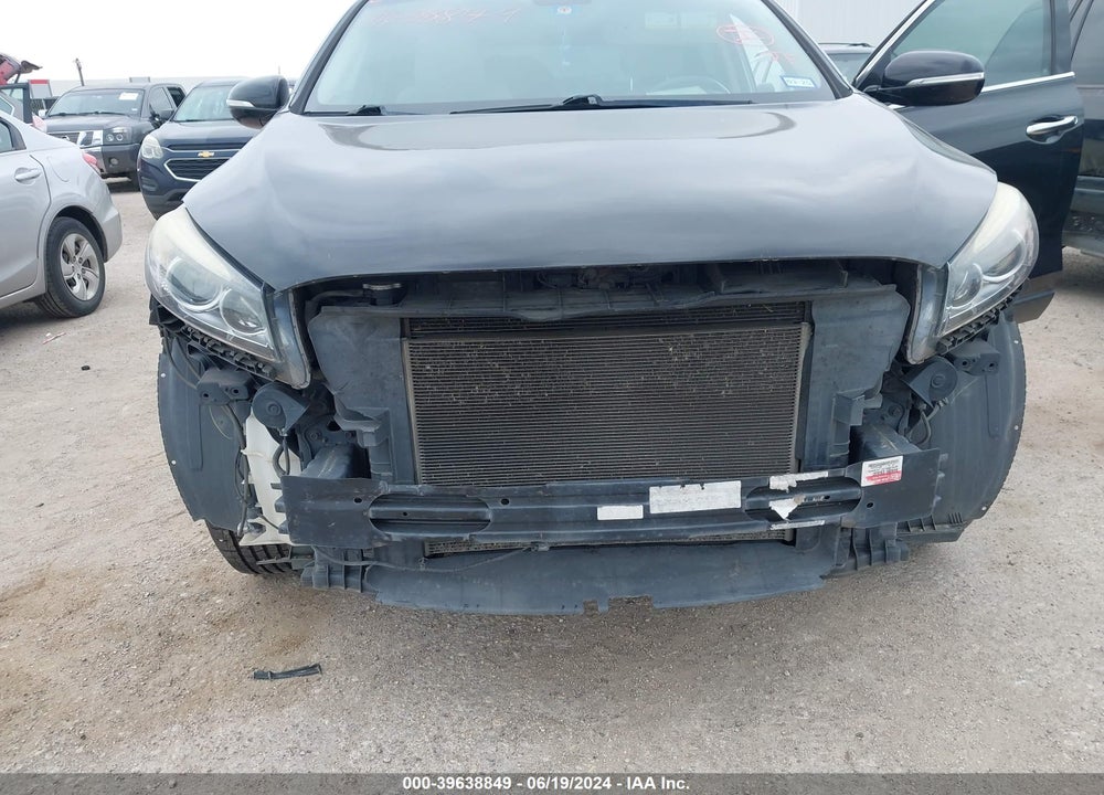 2016 KIA SORENTO 3.3L LX VIN: 5XYPG4A56GG009396