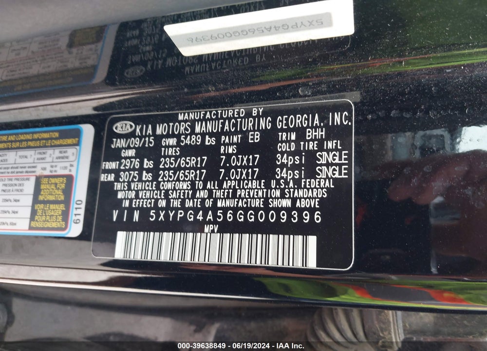 2016 KIA SORENTO 3.3L LX VIN: 5XYPG4A56GG009396