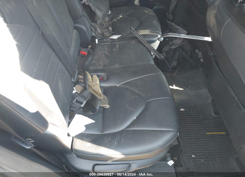 2021 TOYOTA HIGHLANDER XLE VIN: 5TDGZRBH4MS555290