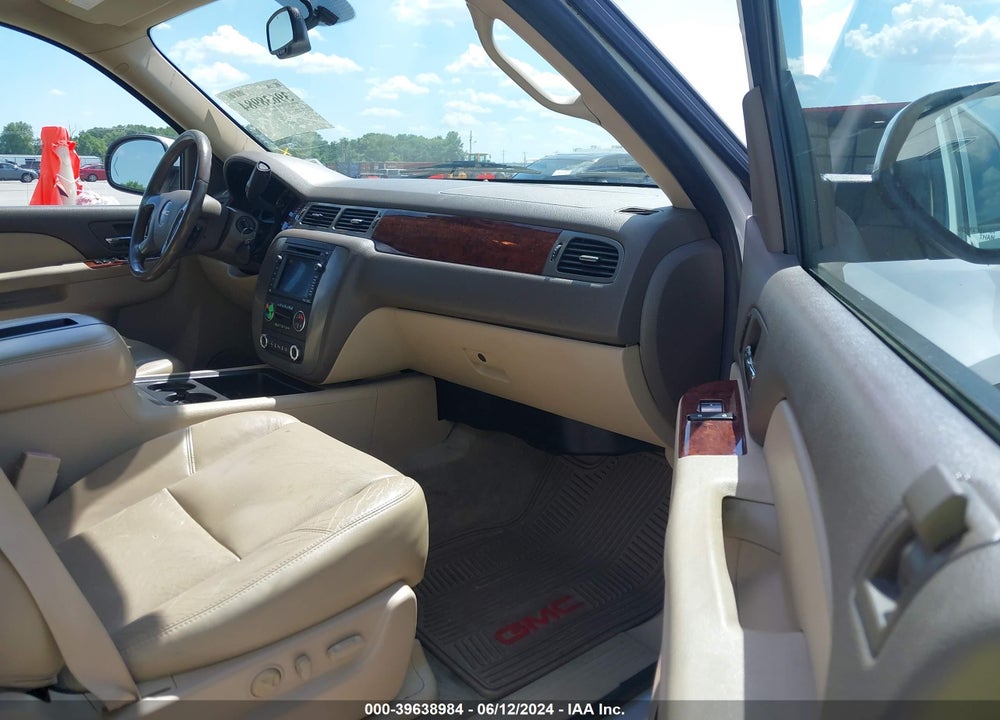 2011 GMC YUKON XL 1500 SLT VIN: 1GKS2KE39BR398409