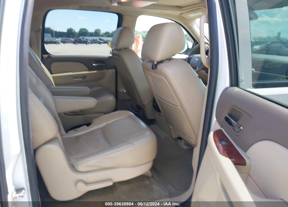 2011 GMC YUKON XL 1500 SLT VIN: 1GKS2KE39BR398409
