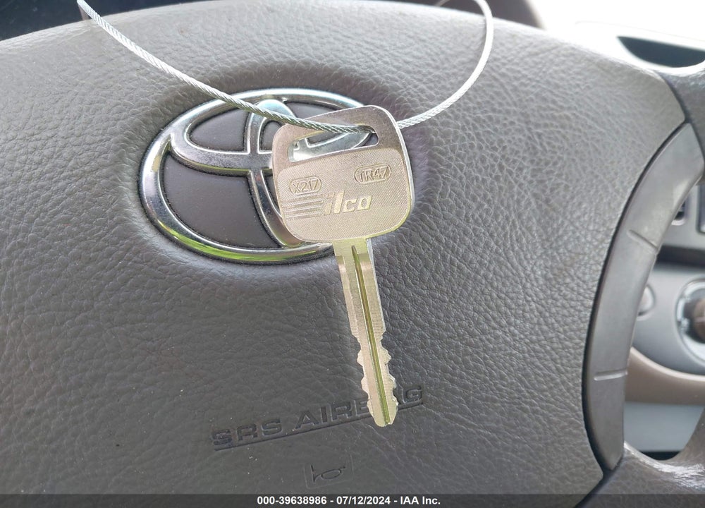 2005 TOYOTA CAMRY STD/ VIN: 4T1BE32K95U585392