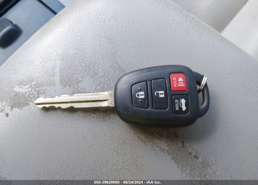 2013 TOYOTA CAMRY XLE VIN: 4T4BF1FK3DR324808