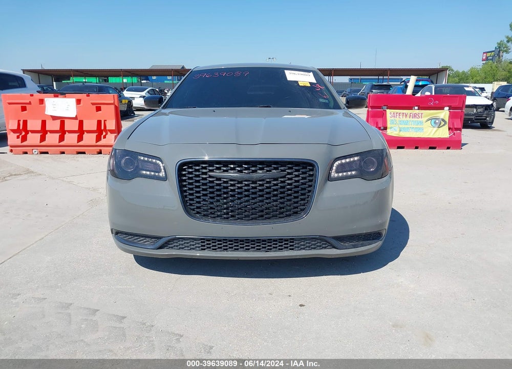 2018 CHRYSLER 300 TOURING VIN: 2C3CCAAG4JH208292