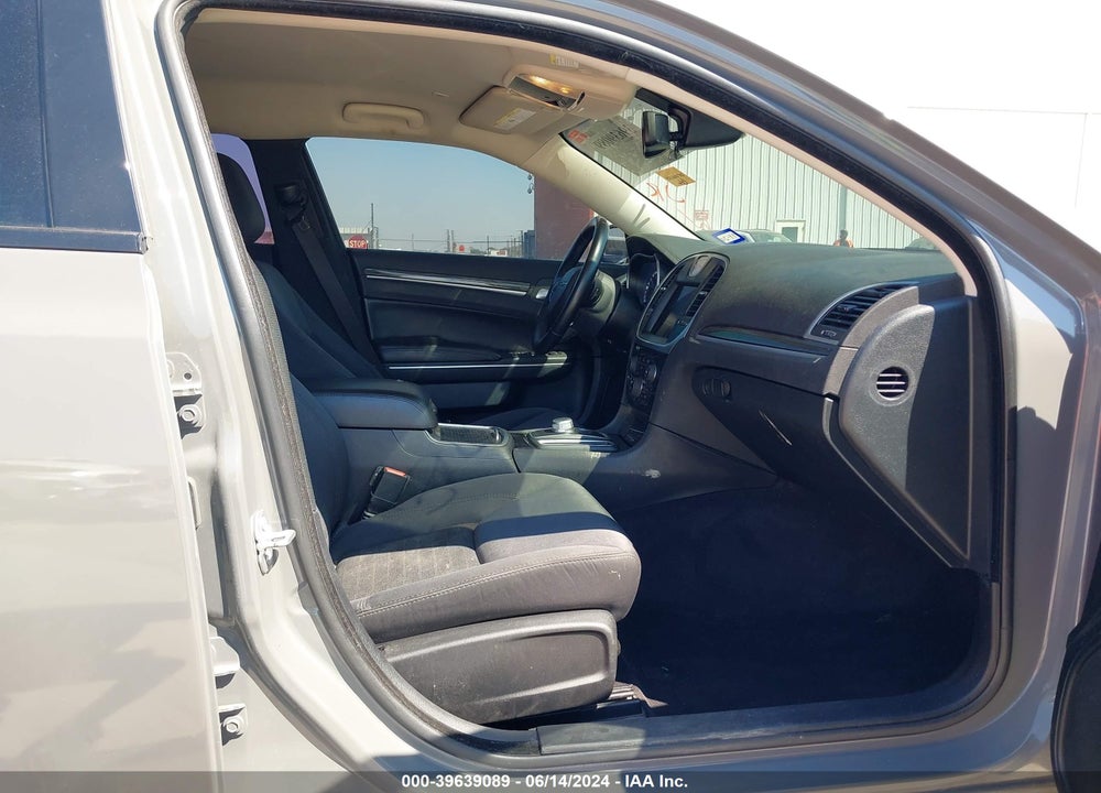 2018 CHRYSLER 300 TOURING VIN: 2C3CCAAG4JH208292