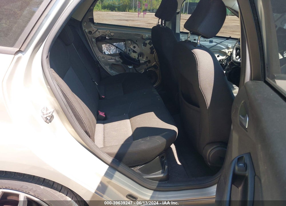 2015 FORD FOCUS SE VIN: 1FADP3F25FL273679