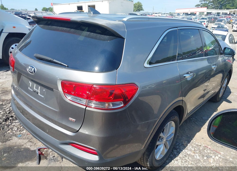 2016 KIA SORENTO 2.4L LX VIN: 5XYPG4A38GG043919