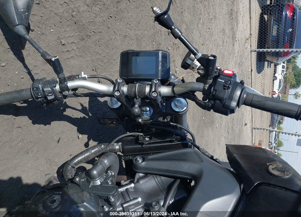 2022 YAMAHA MT09 C VIN: JYARN71Y3NA000593