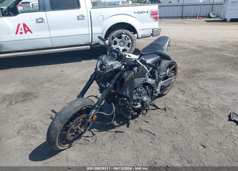 2022 YAMAHA MT09 C VIN: JYARN71Y3NA000593