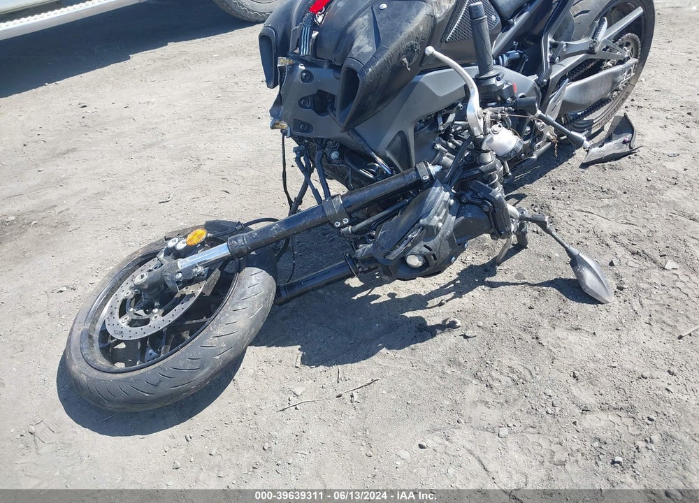 2022 YAMAHA MT09 C VIN: JYARN71Y3NA000593