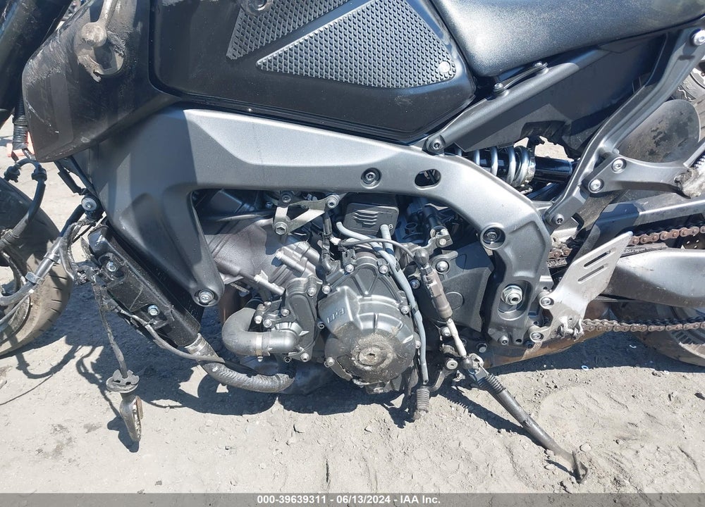 2022 YAMAHA MT09 C VIN: JYARN71Y3NA000593