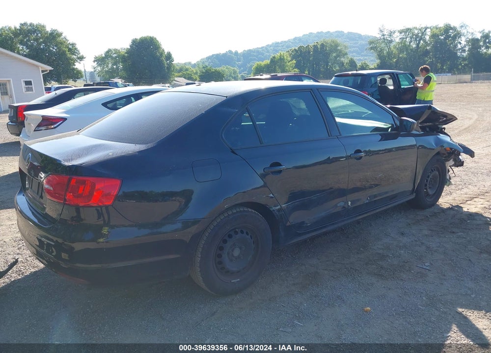 2013 VOLKSWAGEN JETTA 2.0L S VIN: 3VW2K7AJ2DM241030