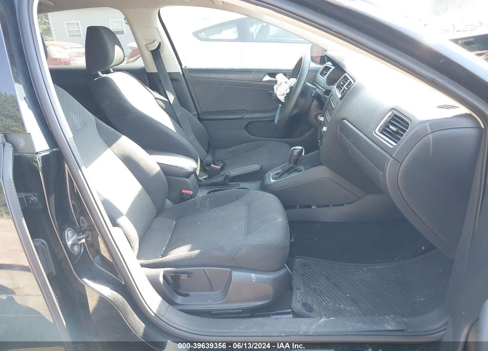 2013 VOLKSWAGEN JETTA 2.0L S VIN: 3VW2K7AJ2DM241030