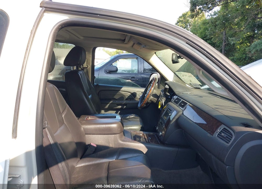 2009 GMC YUKON DENALI VIN: 1GKFK03219R201176
