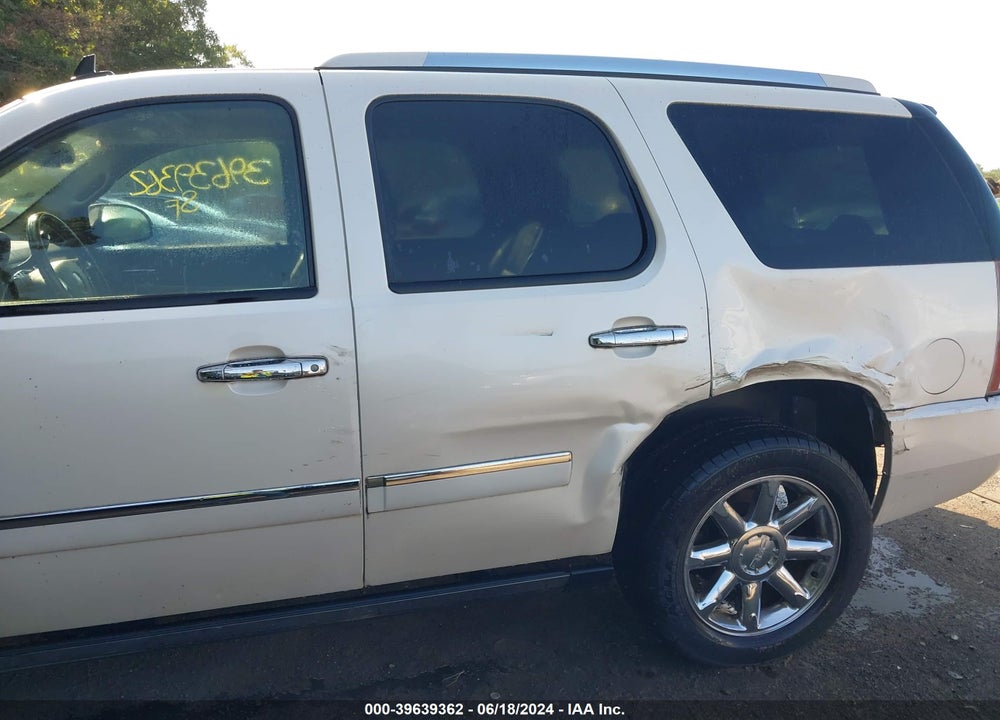 2009 GMC YUKON DENALI VIN: 1GKFK03219R201176
