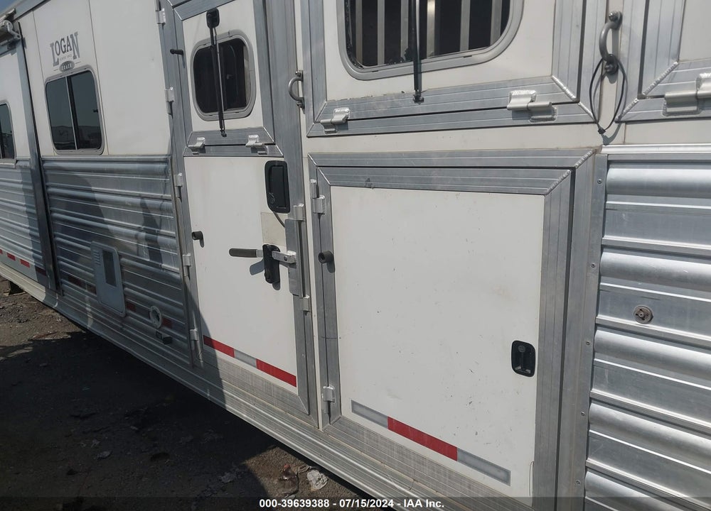 2014 LAYTON 8415 RAZOR VIN: 1L9HR4328E2472191