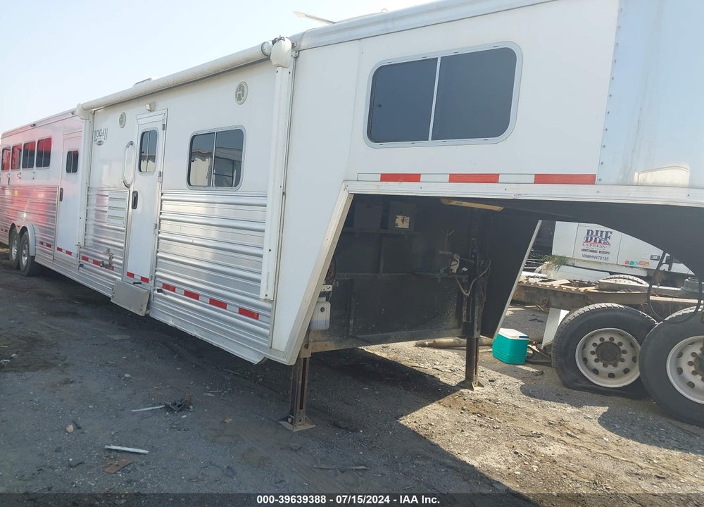 2014 LAYTON 8415 RAZOR VIN: 1L9HR4328E2472191