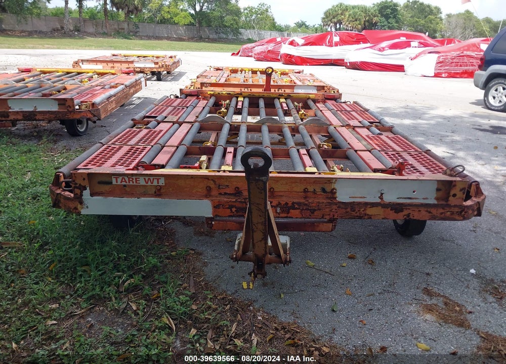 2004 EQUIPMENT GSE A05165D VIN: 00000000000168498