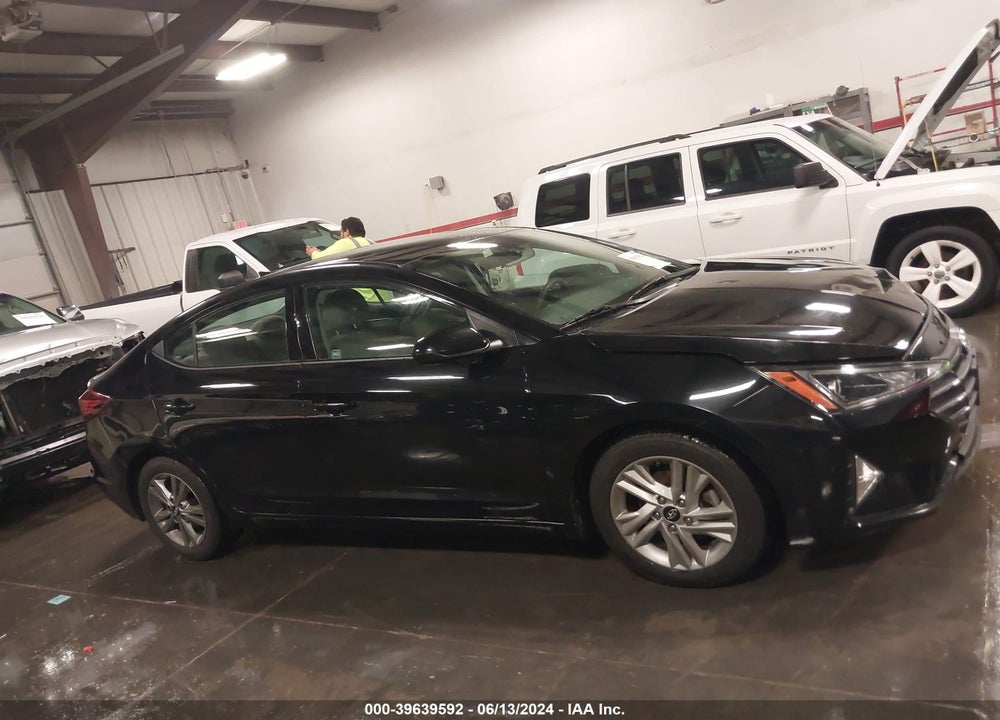2020 HYUNDAI ELANTRA SEL VIN: 5NPD84LF2LH600317