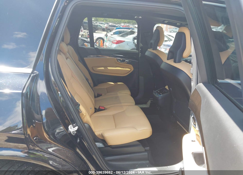 2018 VOLVO XC90 T5 MOMENTUM VIN: YV4102CK7J1347539