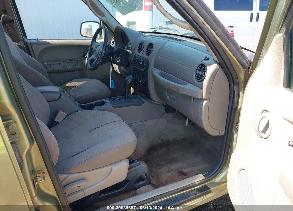 2004 JEEP LIBERTY SPORT VIN: 1J4GK48K54W120637
