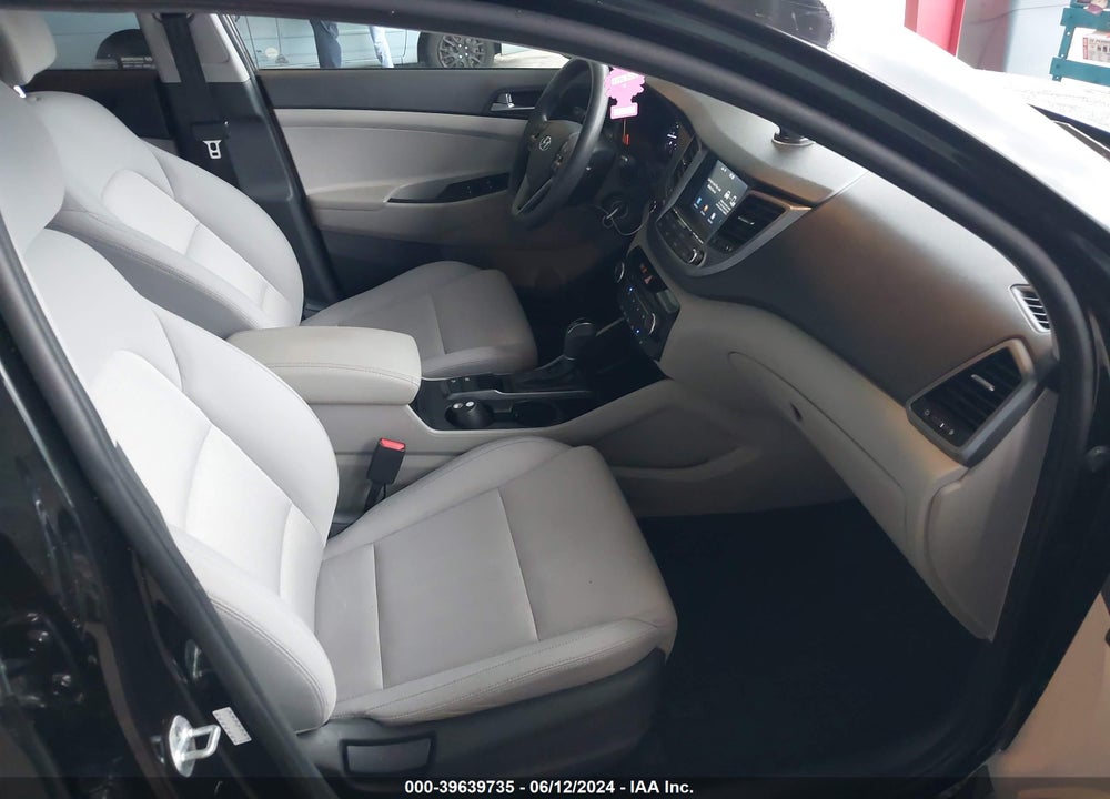 2018 HYUNDAI TUCSON SEL VIN: KM8J33A41JU631750