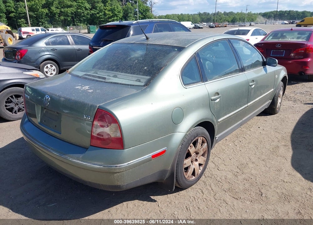 2001 VOLKSWAGEN PASSAT GLX VIN: WVWRH63B51P086494