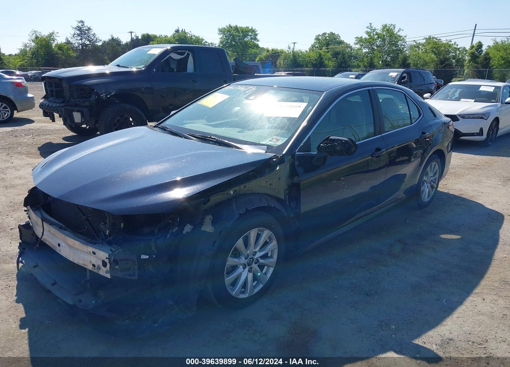2018 TOYOTA CAMRY LE VIN: 4T1B11HK4JU656399
