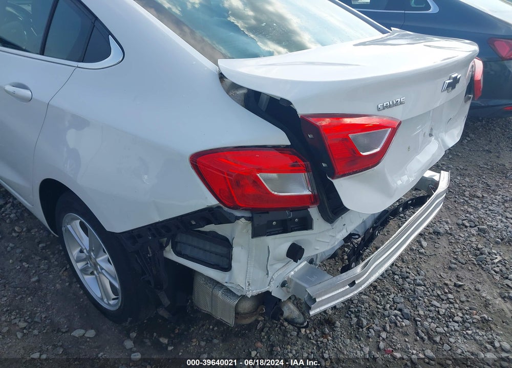 2018 CHEVROLET CRUZE LT AUTO VIN: 1G1BE5SM0J7214530