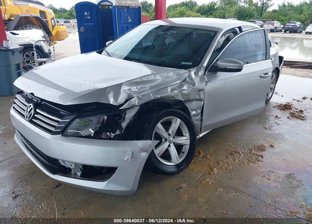 2015 VOLKSWAGEN PASSAT VIN: 1VWAS7A3XFC118318
