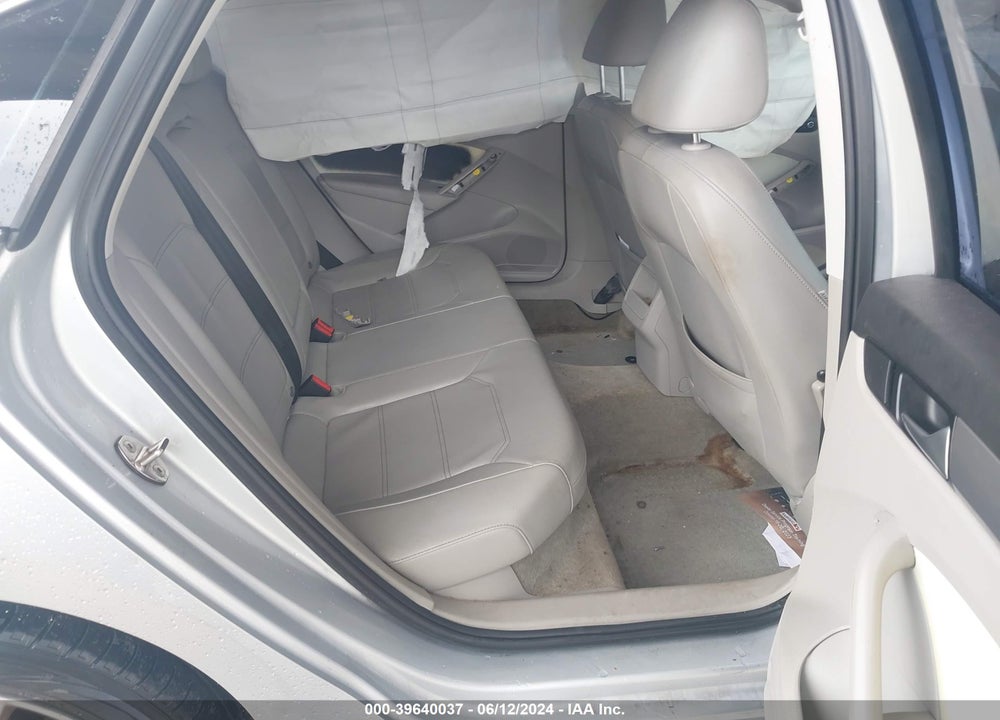 2015 VOLKSWAGEN PASSAT VIN: 1VWAS7A3XFC118318