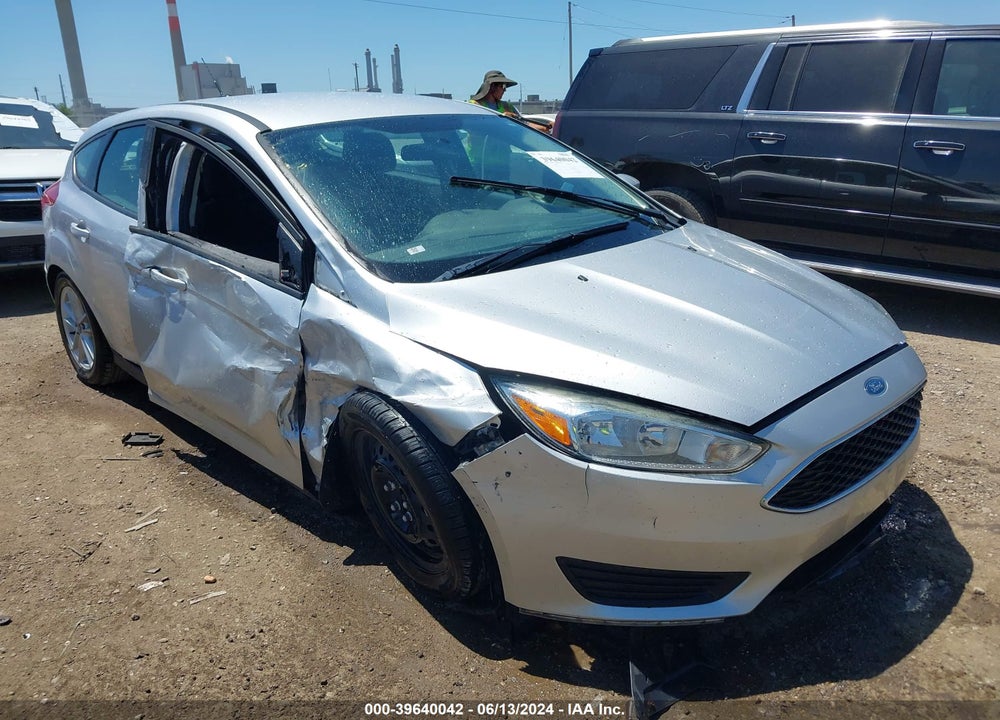 2015 FORD FOCUS SE VIN: 1FADP3K24FL307326