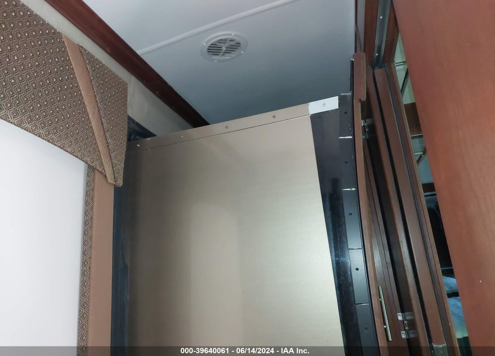 2013 DYNAMAX TRILOGY 3850RL VIN: 5ZT3TL4B9DC000101