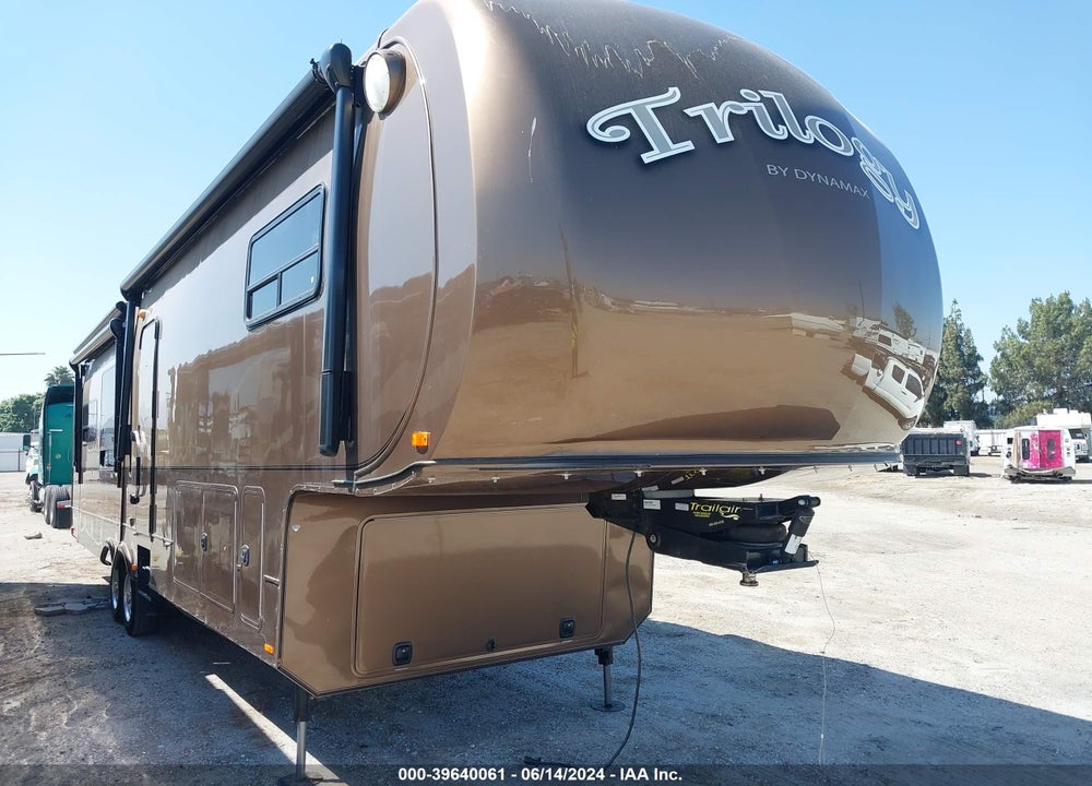 2013 DYNAMAX TRILOGY 3850RL VIN: 5ZT3TL4B9DC000101