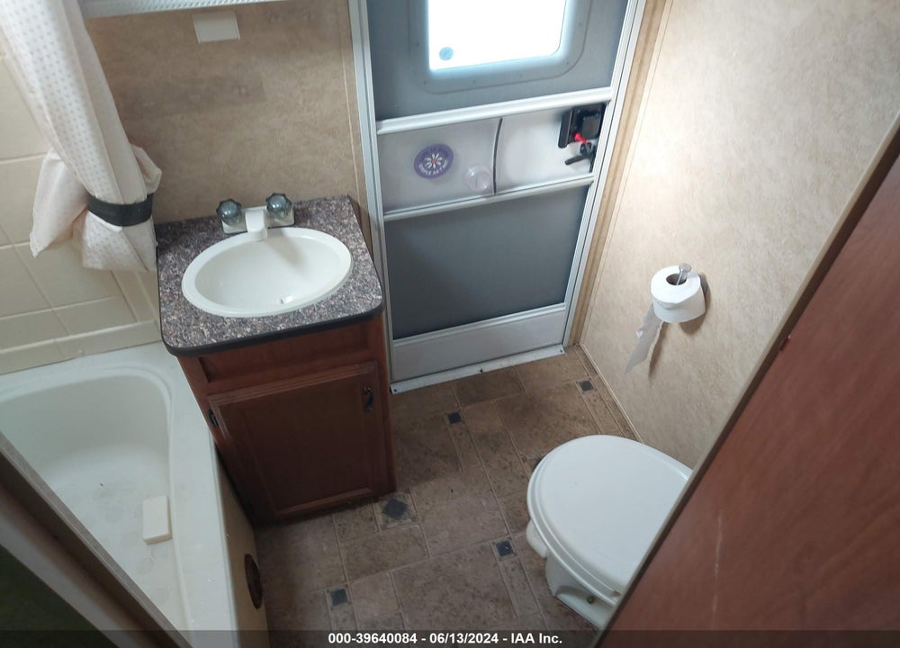 2012 TRACER EXECUTIVE 3150 BHD VIN: 5ZT2TRXB4CB501704
