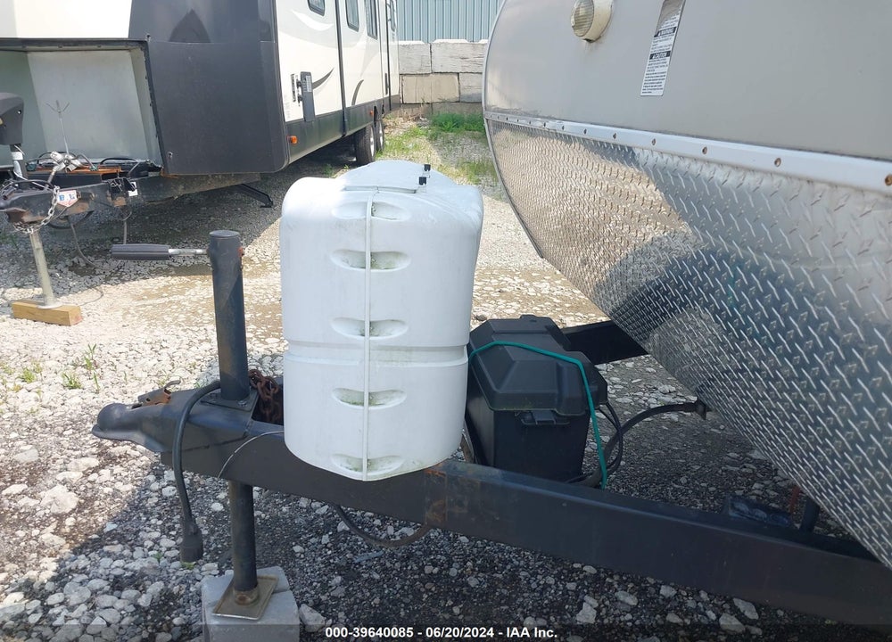 2013 VENTURE TRAVEL TRAILER VIN: 4EZT12526D8012739