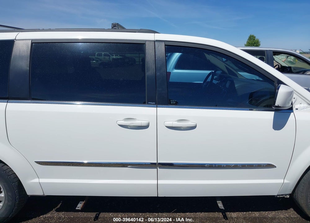 2013 CHRYSLER TOWN & COUNTRY TOURING VIN: 2C4RC1BG0DR564001