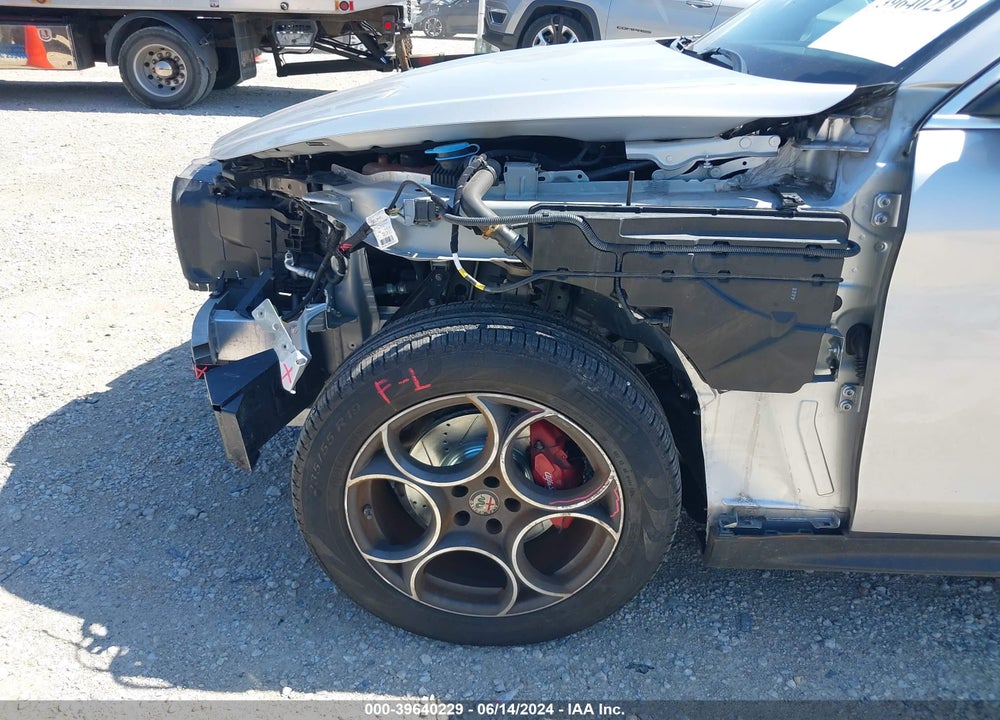 2018 ALFA ROMEO STELVIO AWD VIN: ZASFAKAN8J7B80213