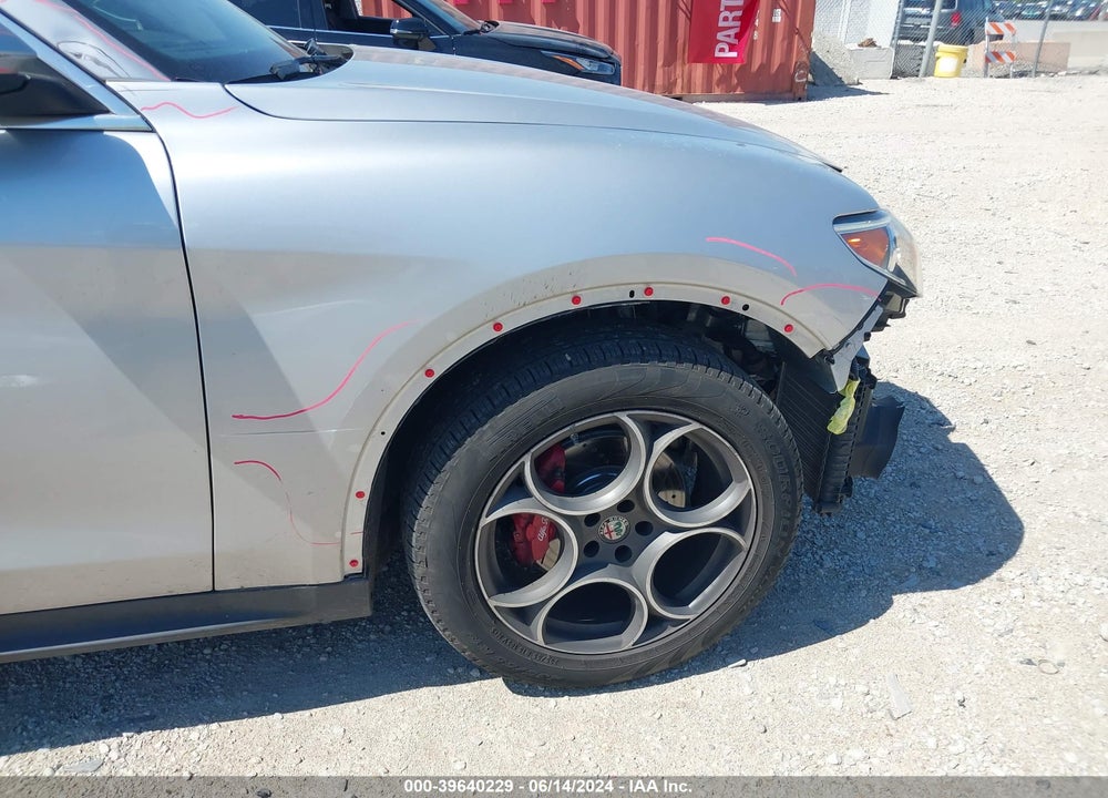 2018 ALFA ROMEO STELVIO AWD VIN: ZASFAKAN8J7B80213