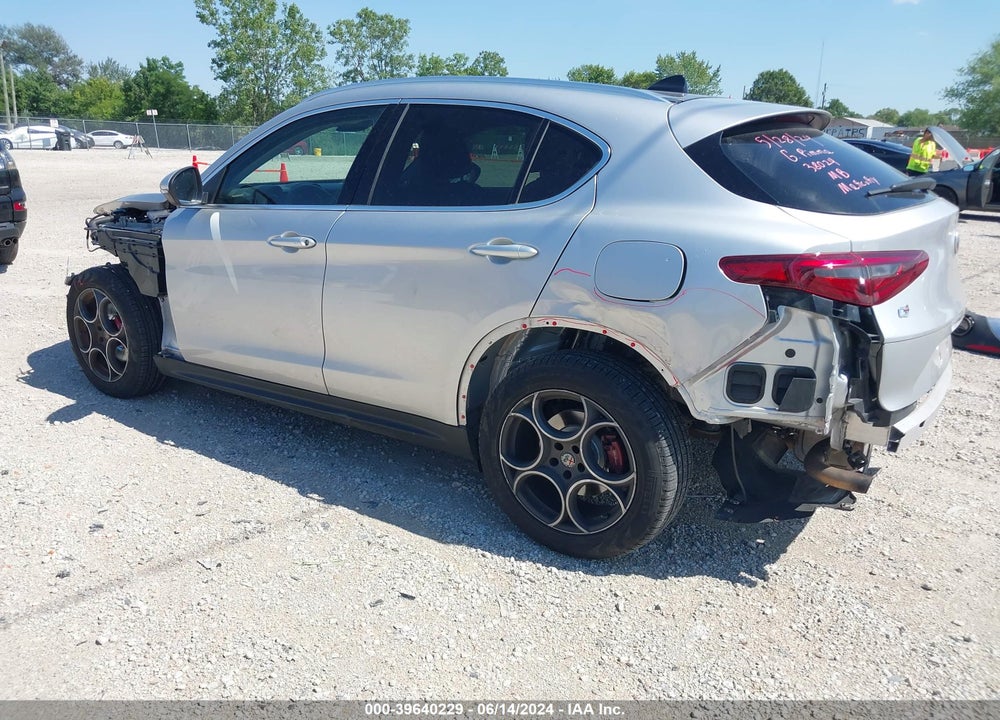 2018 ALFA ROMEO STELVIO AWD VIN: ZASFAKAN8J7B80213